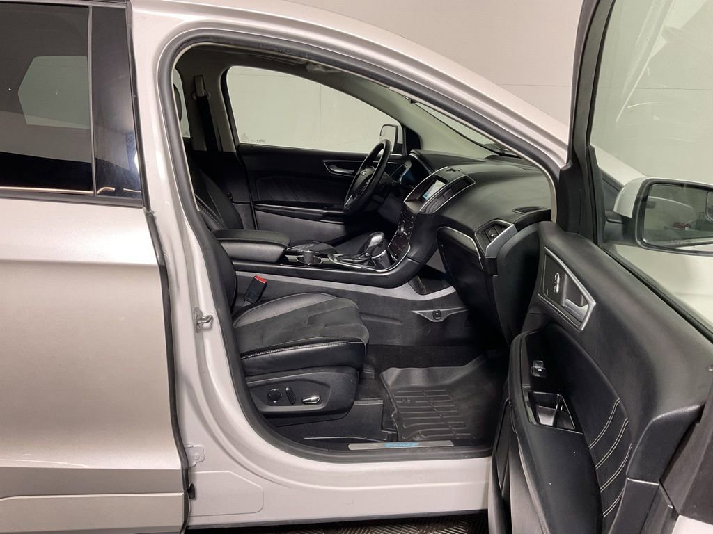 Used 2016 Ford Edge Sport AWD/4WD image 39