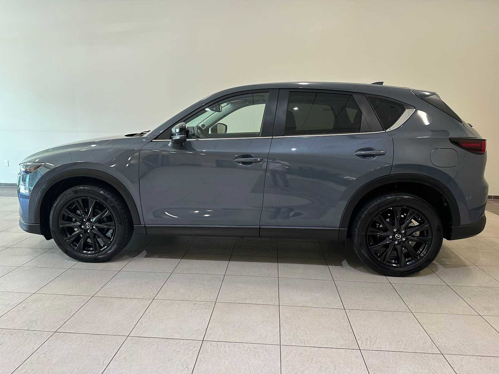 Used 2023 MAZDA CX-5 Carbon Edition image 3