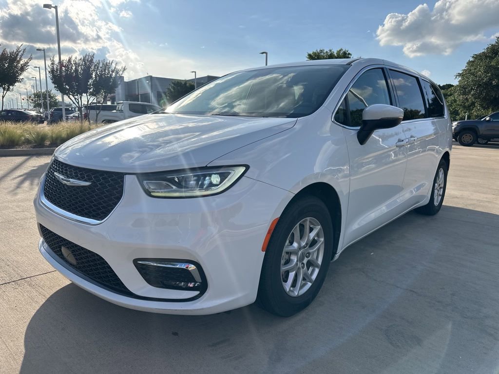 Used 2023 Chrysler Pacifica Touring-L