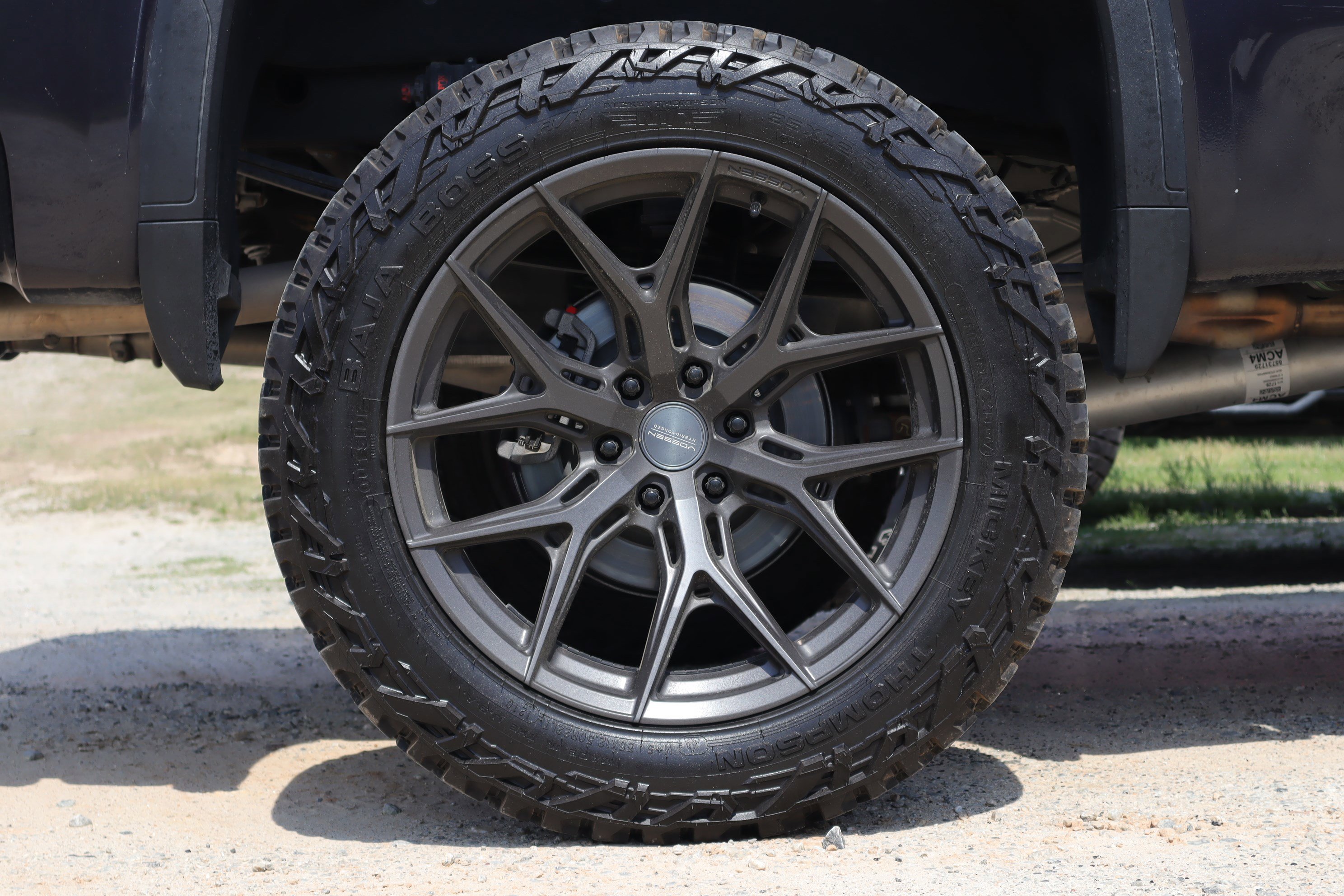 Used 2024 GMC Sierra 1500 AT4 w/ Technology Package image 6