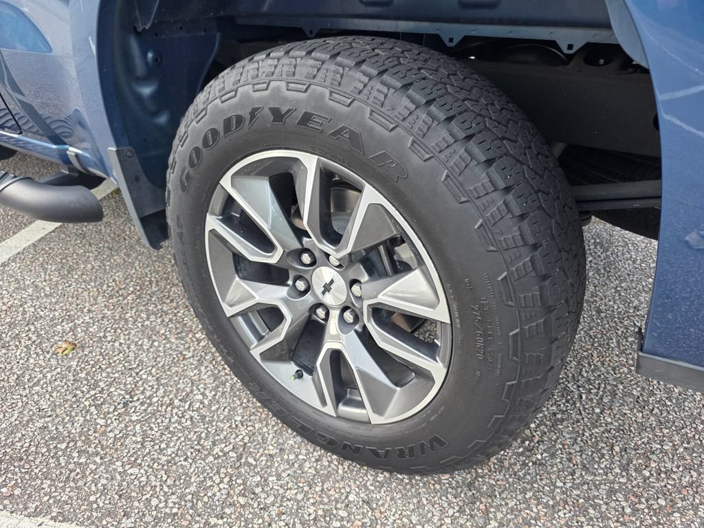 Certified 2024 Chevrolet Silverado 1500 RST AWD/4WD image 33