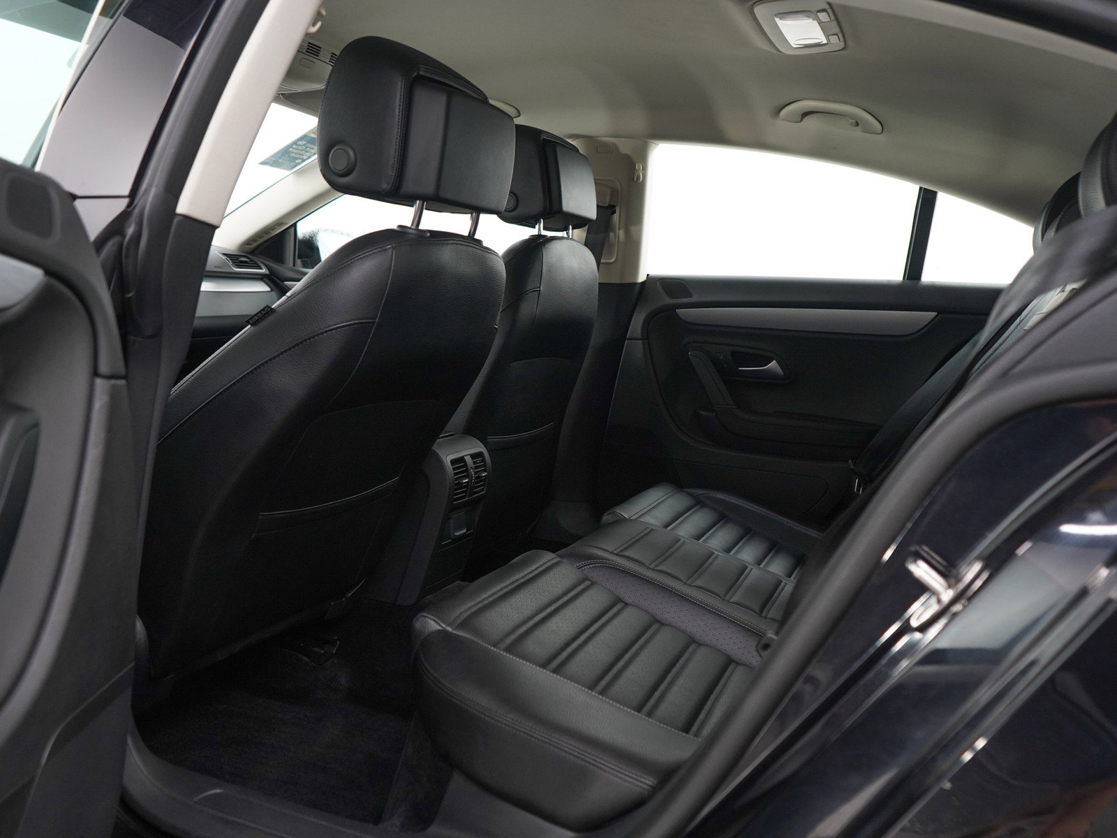 Used 2016 Volkswagen CC R-Line FWD image 16