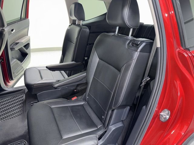 Used 2023 Volkswagen Atlas SEL R-Line image 2