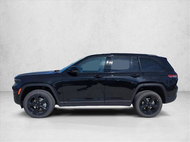 New 2025 Jeep Grand Cherokee Altitude image 4