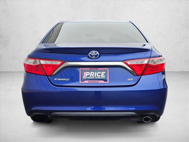 Used 2015 Toyota Camry SE image 4