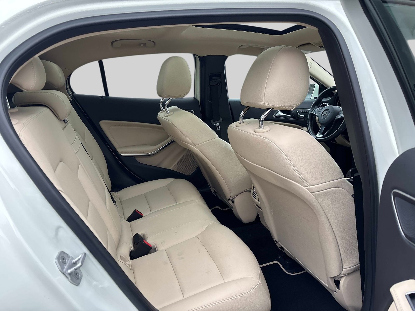 Used 2018 Mercedes-Benz GLA 250 4MATIC image 16