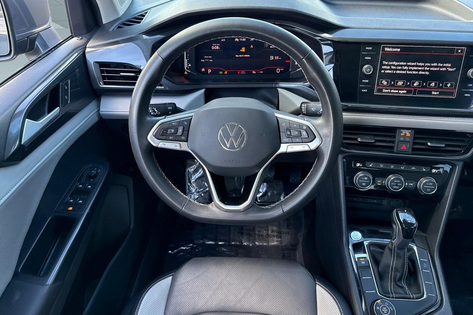 Used 2022 Volkswagen Taos SEL image 28