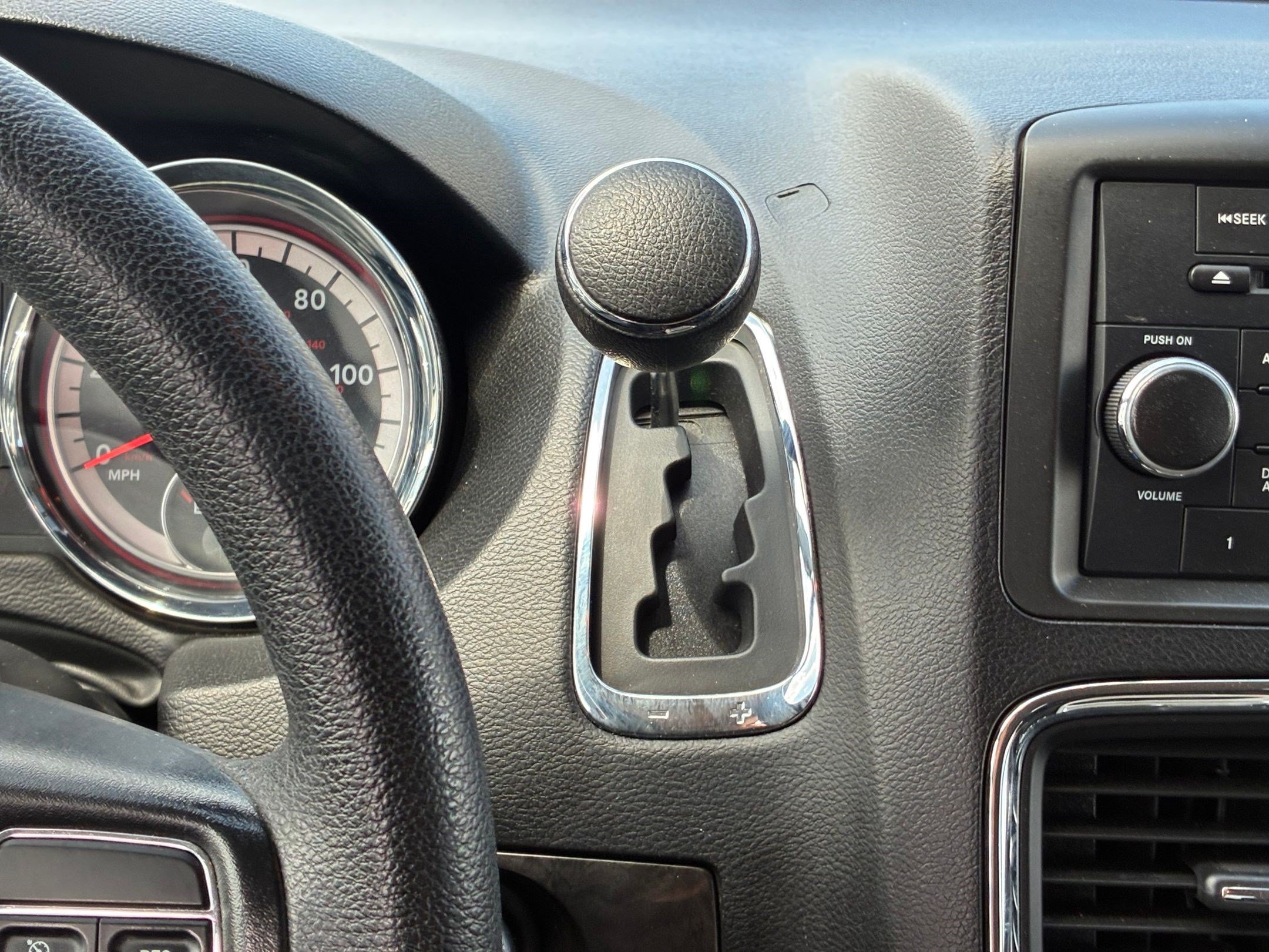 Used 2016 Dodge Grand Caravan SXT FWD image 25