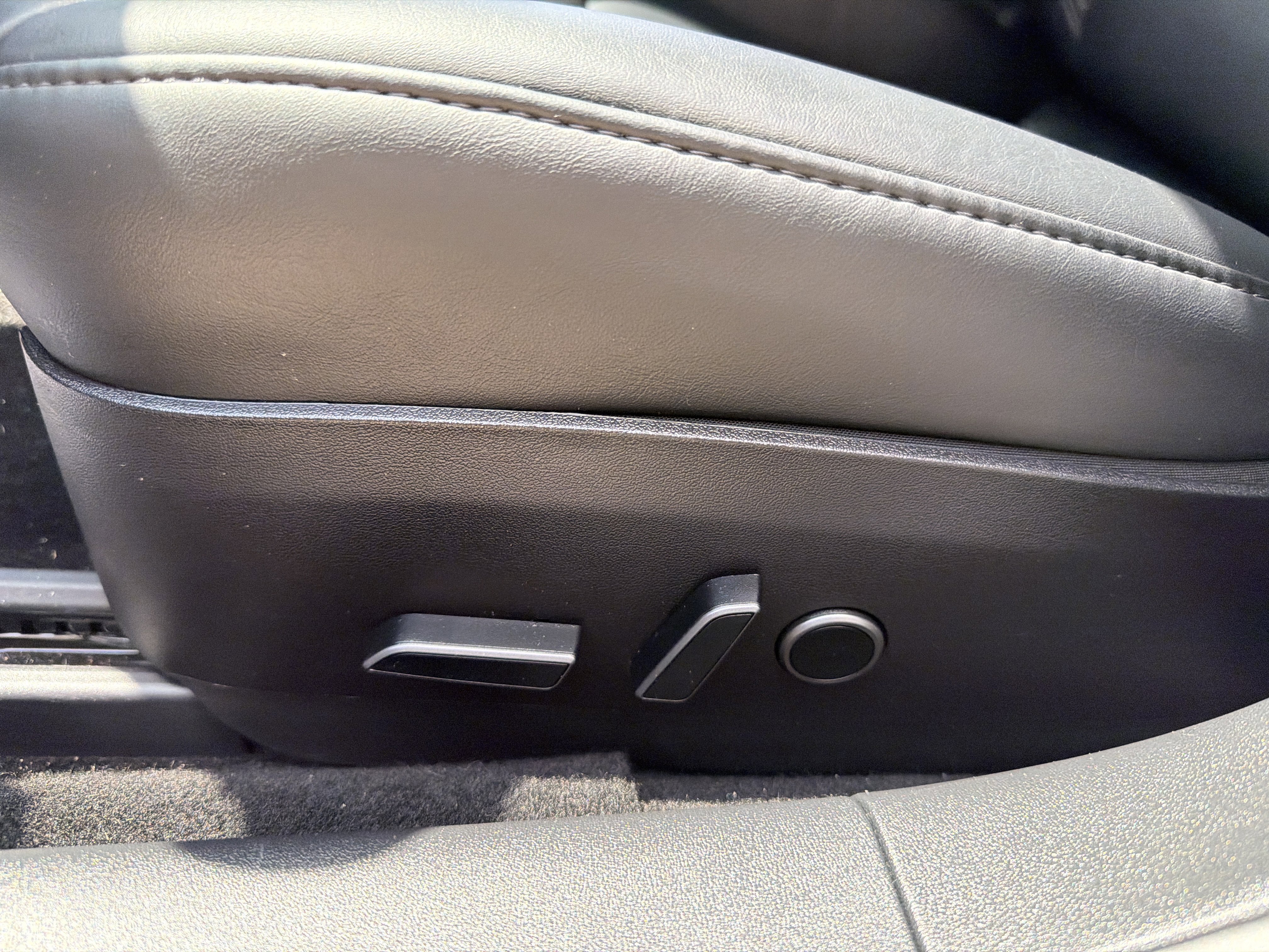 Used 2023 Tesla Model 3 Standard Range RWD image 29