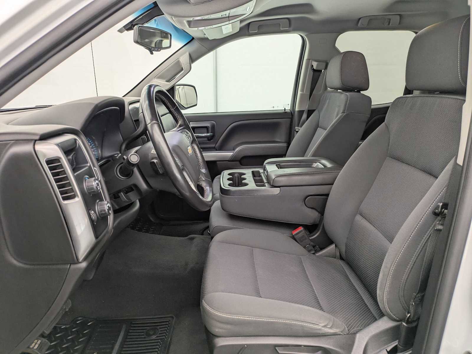 Used 2019 Chevrolet Silverado 1500 LT AWD/4WD image 18