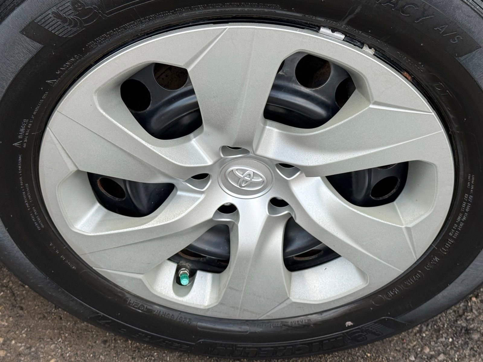 Used 2019 Toyota RAV4 LE AWD/4WD image 35