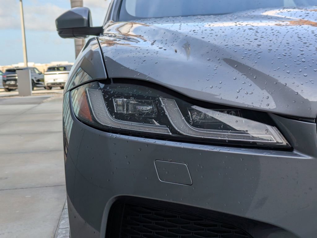 Used 2021 Jaguar F-PACE S image 11