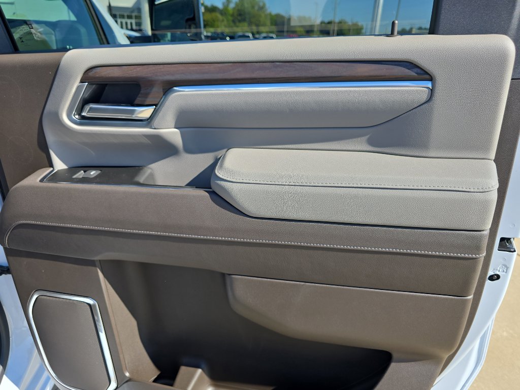 New 2026 GMC Sierra 2500 SLT w/ SLT Premium Package image 17