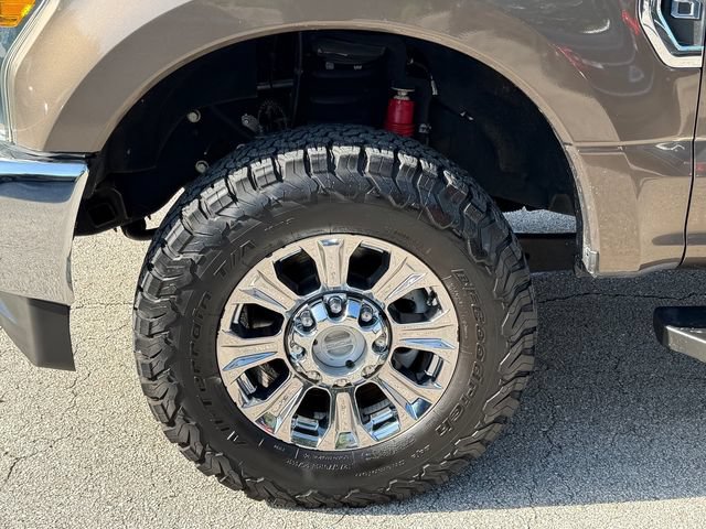 Used 2017 Ford F250 XLT w/ XLT Premium Package AWD/4WD image 11