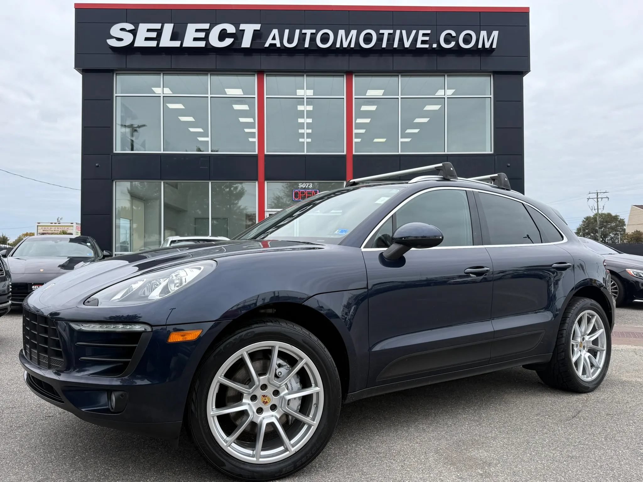 Used 2018 Porsche Macan S AWD/4WD image 1