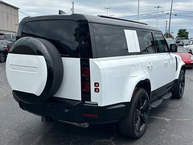 Used 2025 Land Rover Defender 130 X-Dynamic SE AWD/4WD image 11