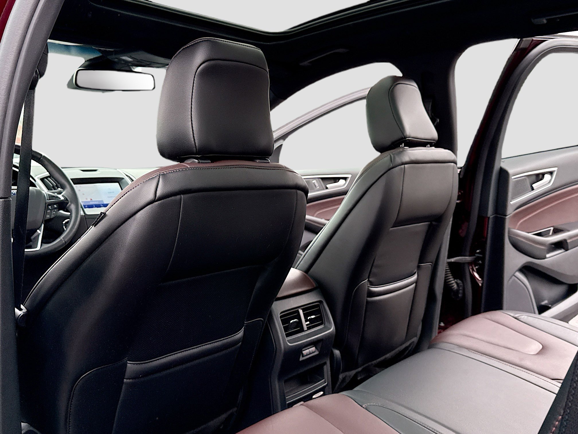 Used 2020 Ford Edge Titanium w/ Equipment Group 301A image 6