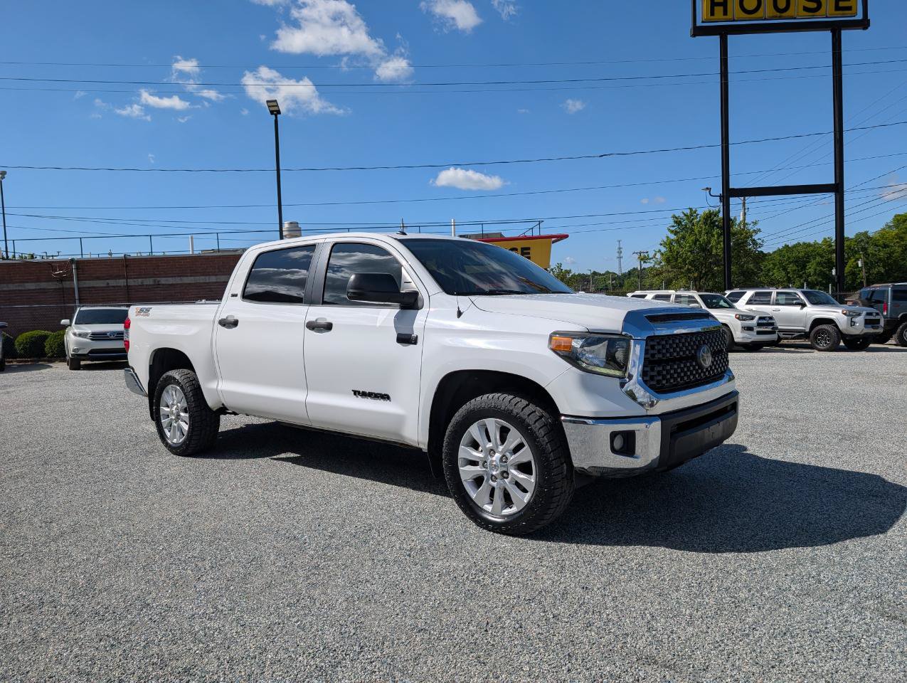 Used 2018 Toyota Tundra SR5 w/ SR5 Upgrade Package AWD/4WD image 3