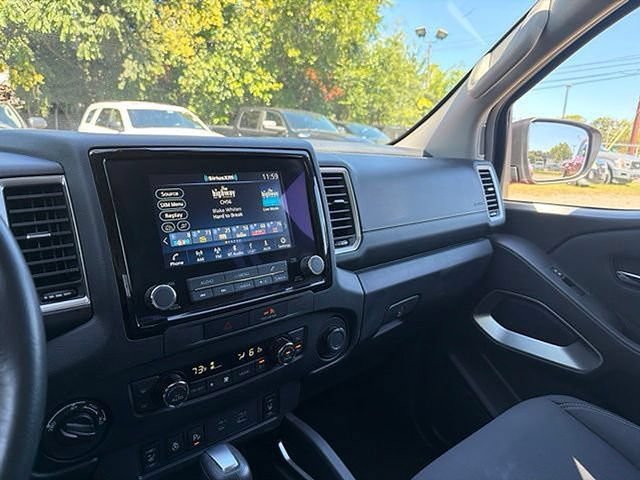 Used 2022 Nissan Frontier SV AWD/4WD image 15