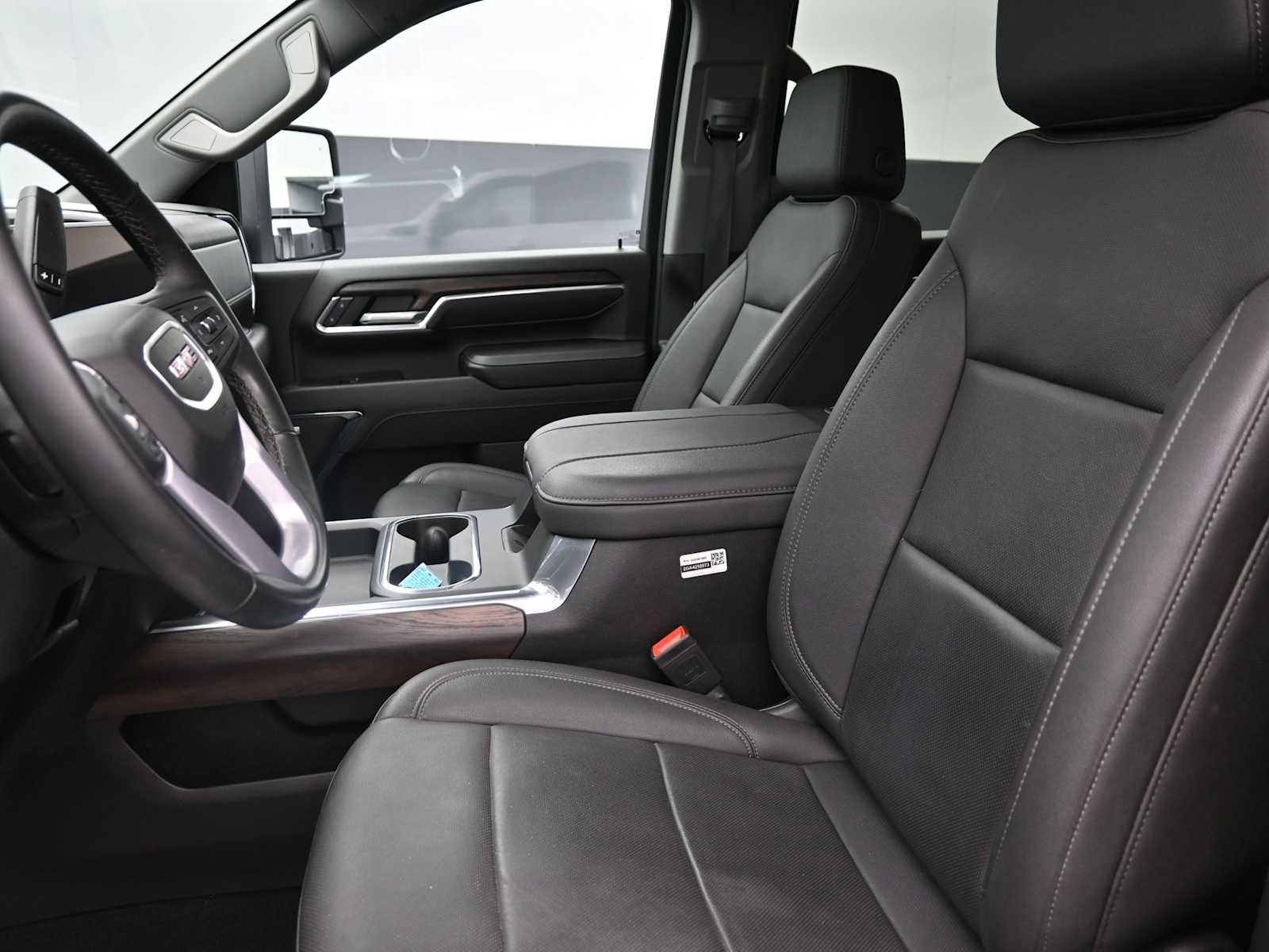 Used 2024 GMC Sierra 2500 SLT w/ SLT Premium Package image 10