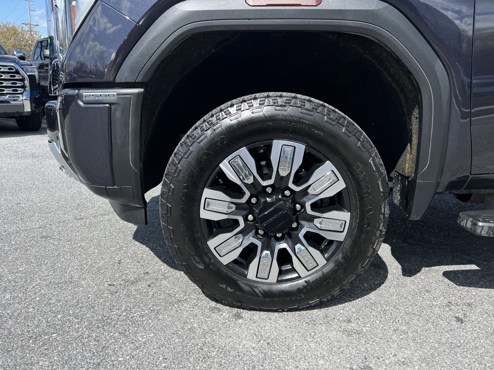 Used 2024 GMC Sierra 2500 Denali w/ Denali Reserve Package image 12