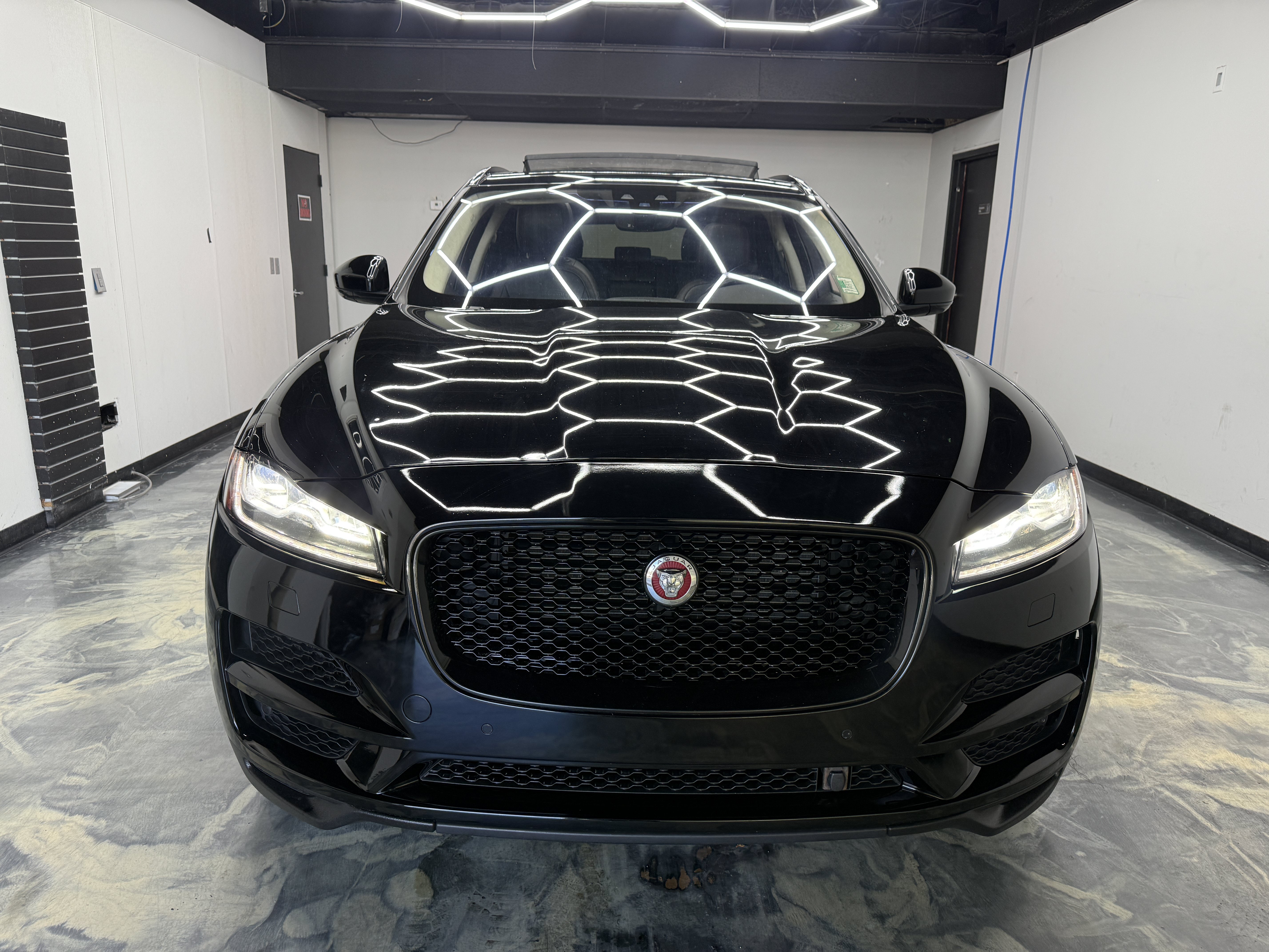 Used 2020 Jaguar F-PACE Prestige AWD/4WD image 5