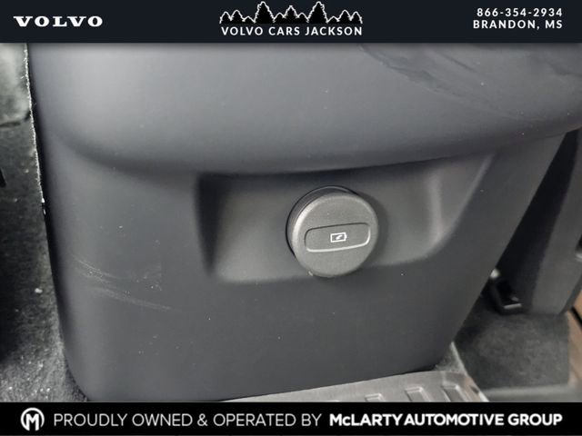 New 2026 Volvo XC90 B6 Plus w/ Protection Package Premier image 18