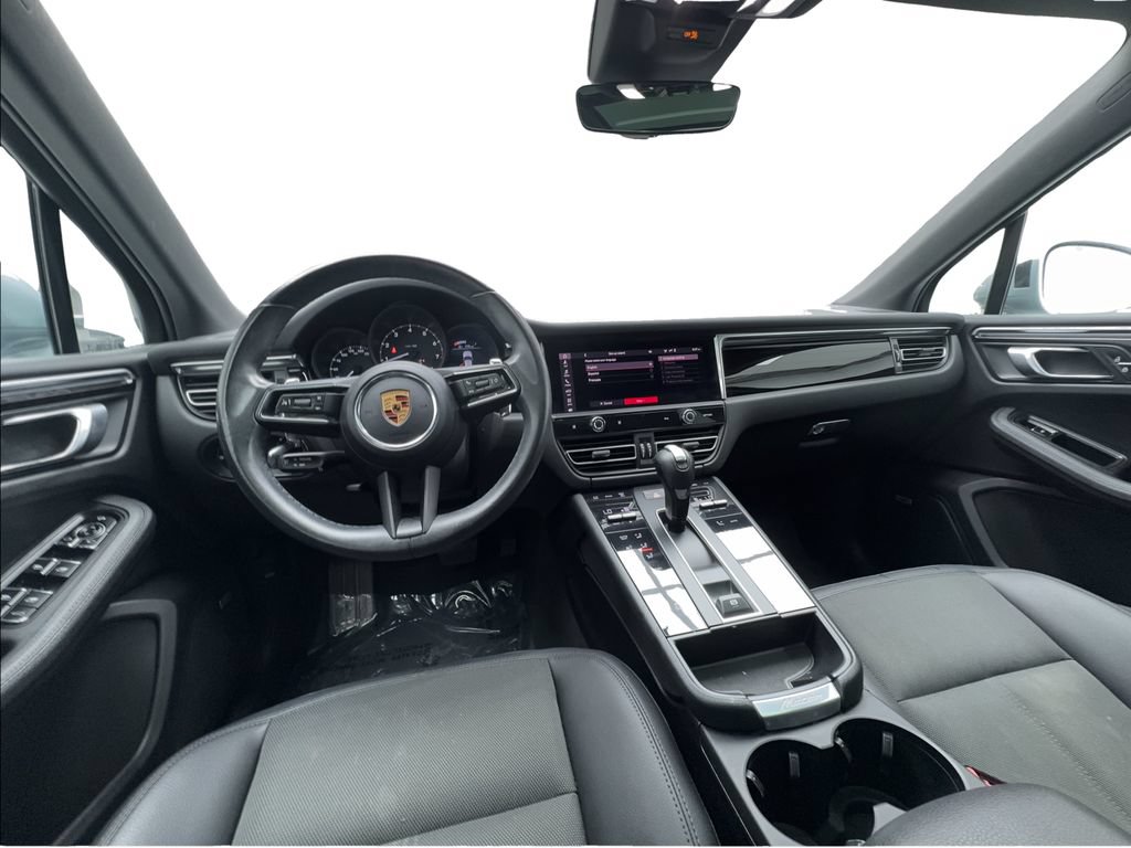 Used 2022 Porsche Macan AWD/4WD image 35