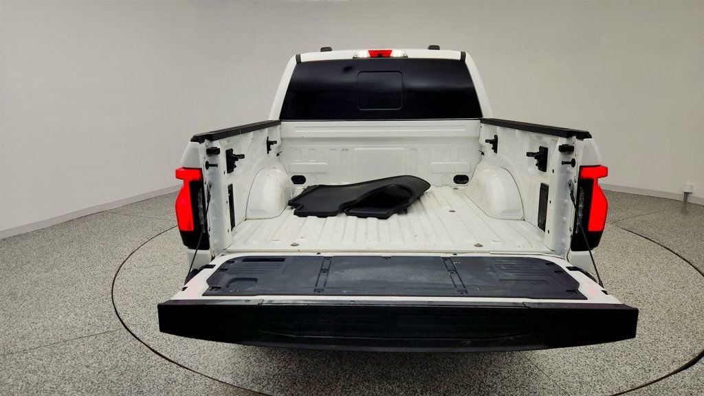 Used 2024 Ford F150 Lightning Platinum image 22