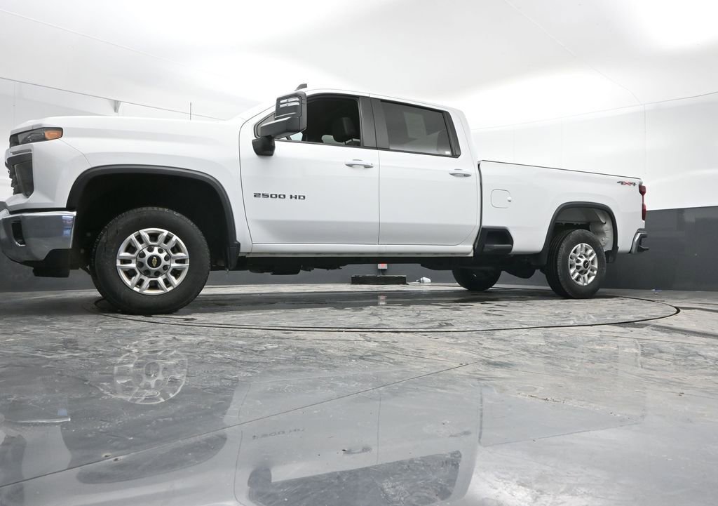 Used 2024 Chevrolet Silverado 2500 LT w/ Convenience Package image 48