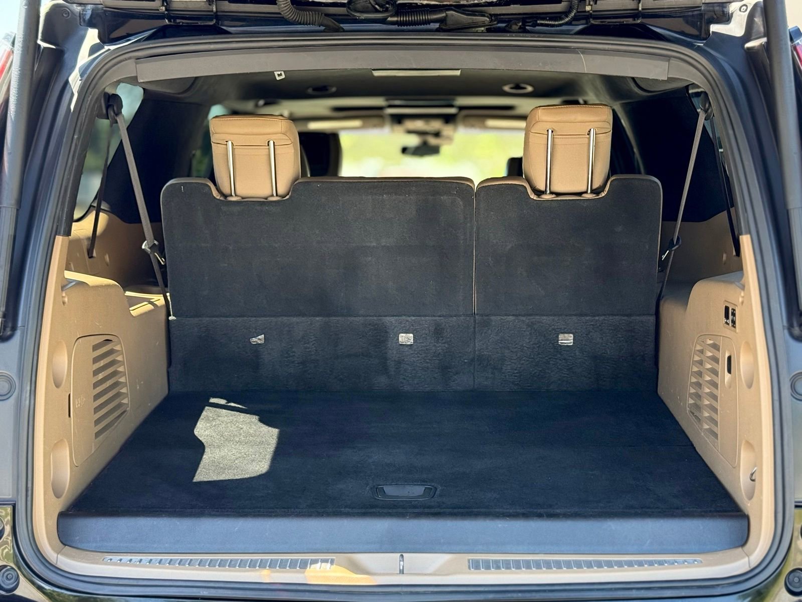 Used 2019 Cadillac Escalade ESV Platinum AWD/4WD image 51