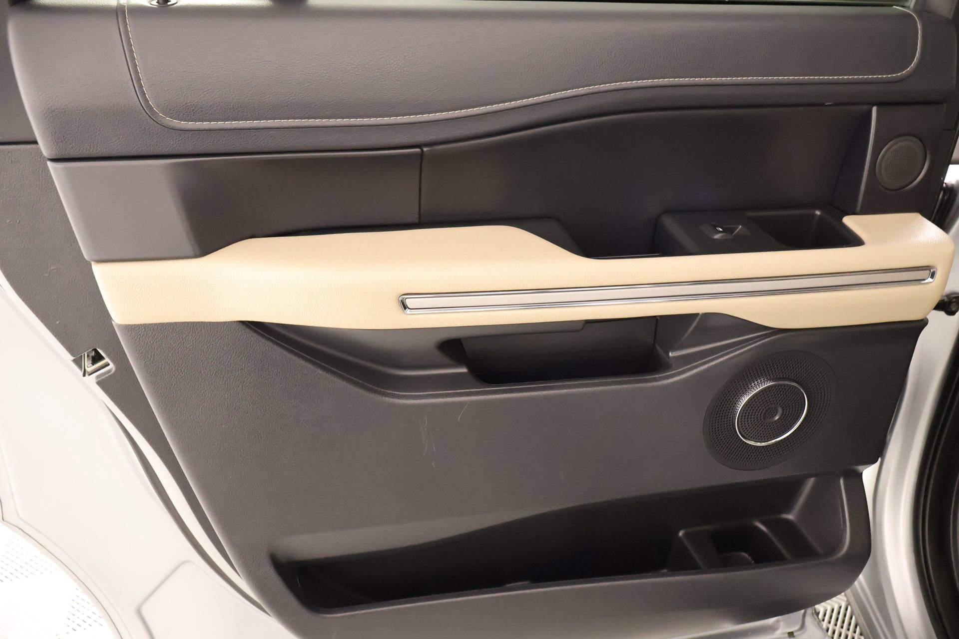 Used 2024 Ford Expedition Max Limited image 20