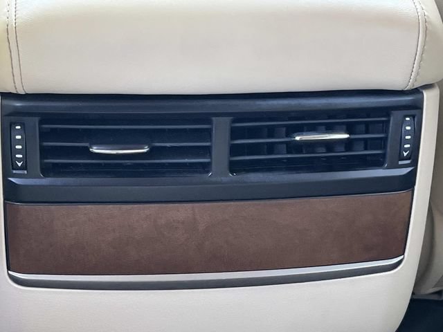 Used 2019 Lexus LX 570 4WD w/ Luxury Package image 18