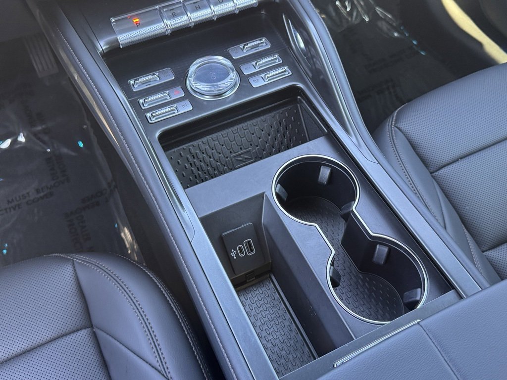 Used 2025 Lincoln Nautilus Premier w/ Jet Appearance Package image 25