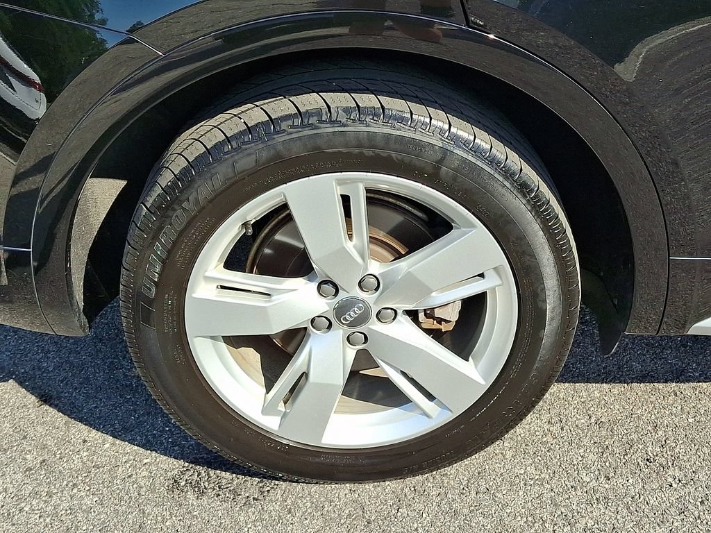Used 2019 Audi Q5 2.0T Premium Plus w/ Premium Plus Package AWD/4WD image 8