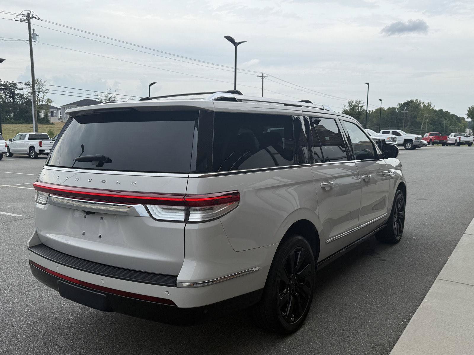 Used 2022 Lincoln Navigator L Reserve RWD image 36
