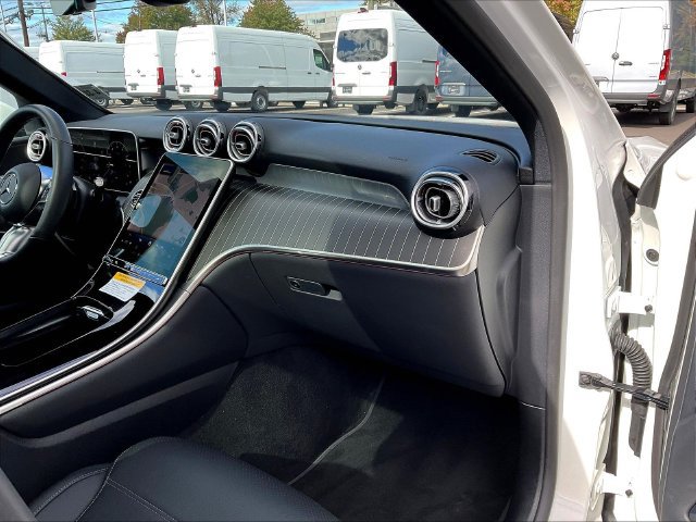 Used 2026 Mercedes-Benz GLC 300 4MATIC image 27