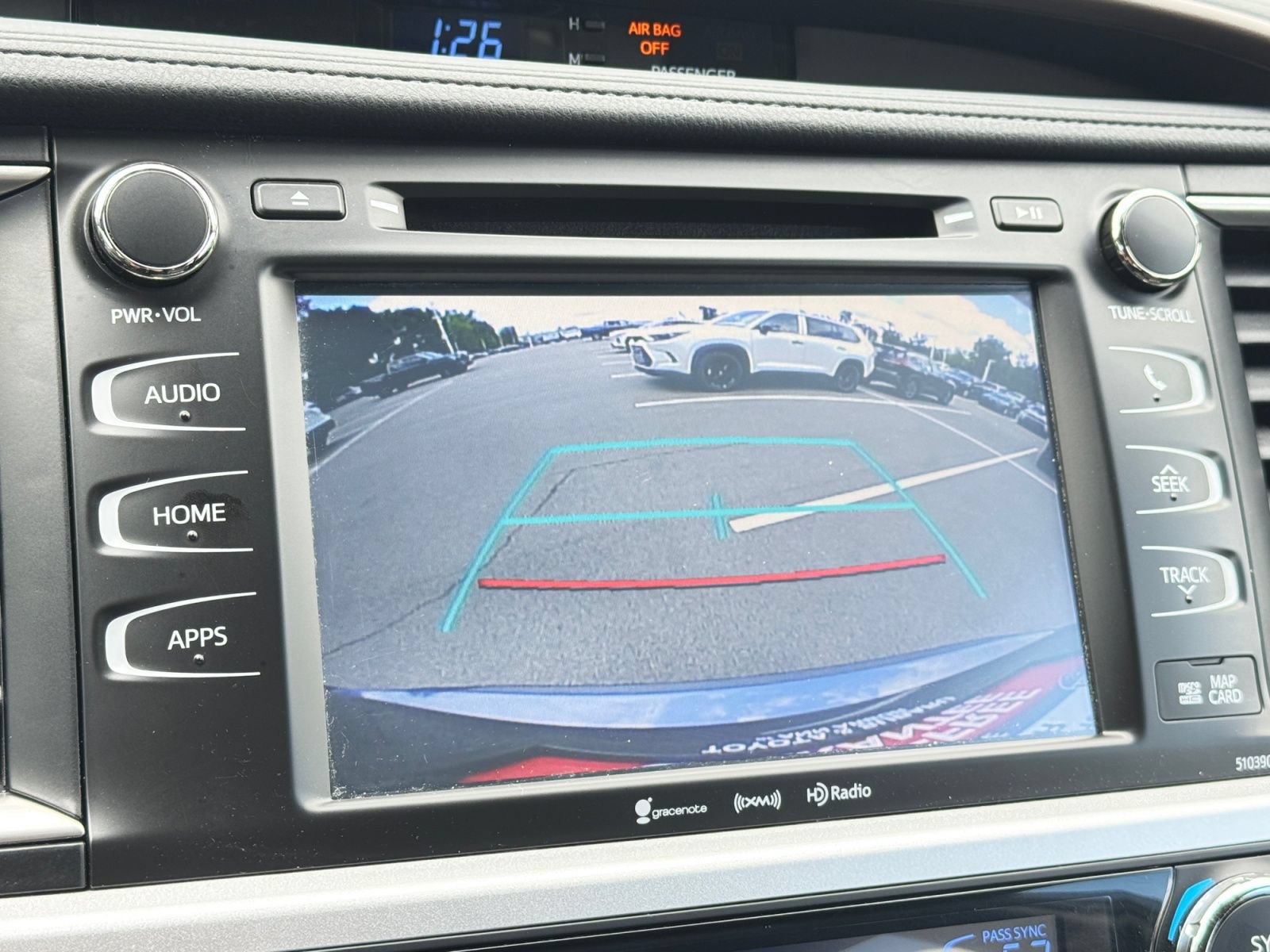Used 2019 Toyota Highlander XLE AWD/4WD image 25