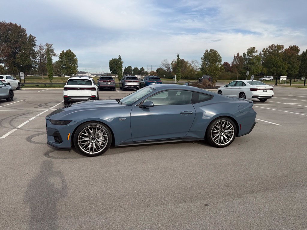 Used 2025 Ford Mustang GT Premium RWD image 6