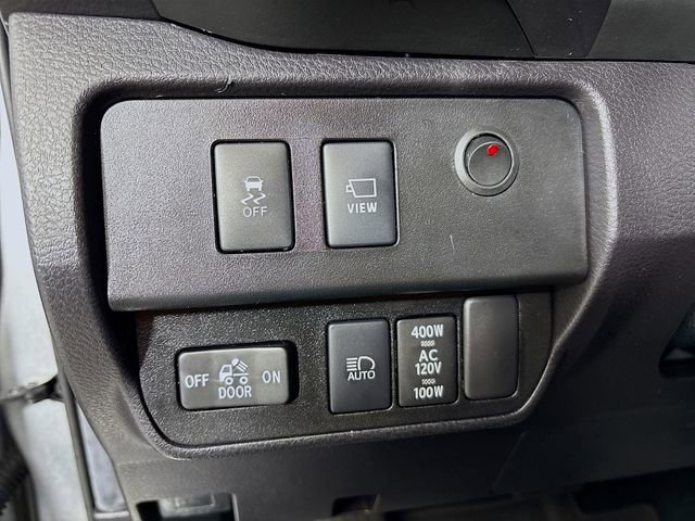 Used 2022 Toyota Tacoma TRD Sport w/ TRD Premium Sport Package AWD/4WD image 11