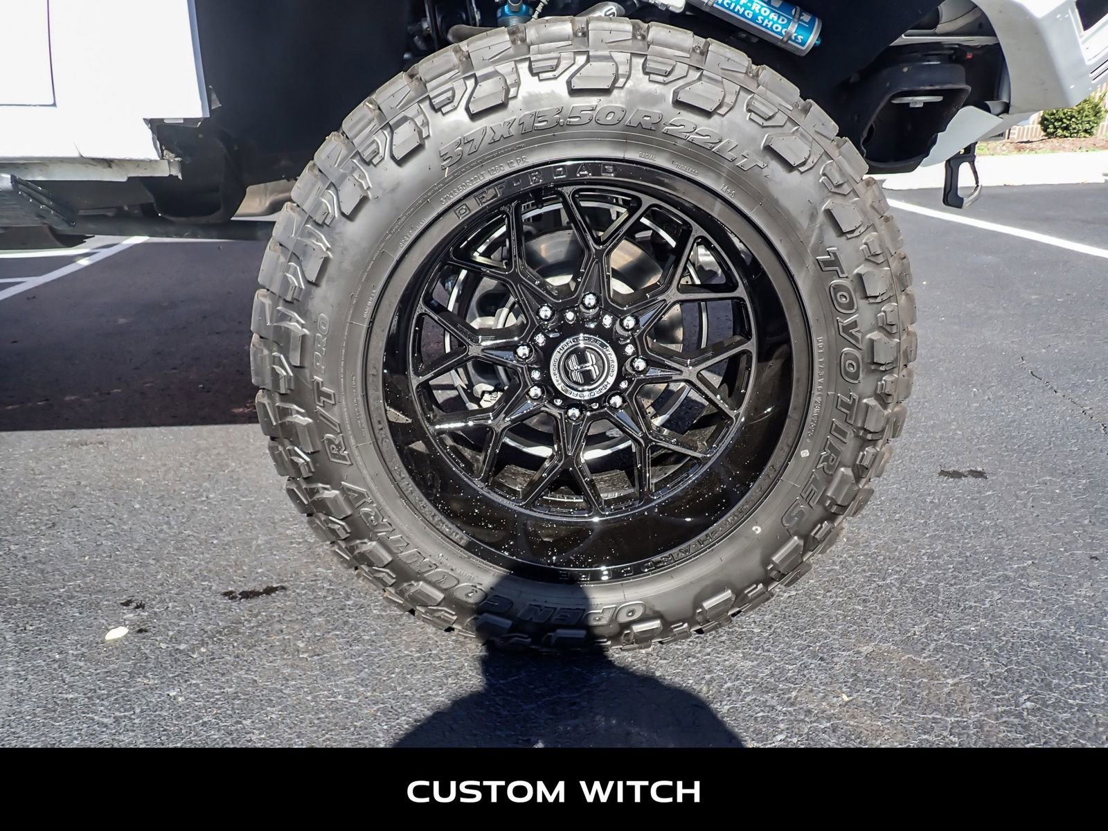 Used 2022 GMC Sierra 3500 Denali w/ Denali Ultimate Package image 11