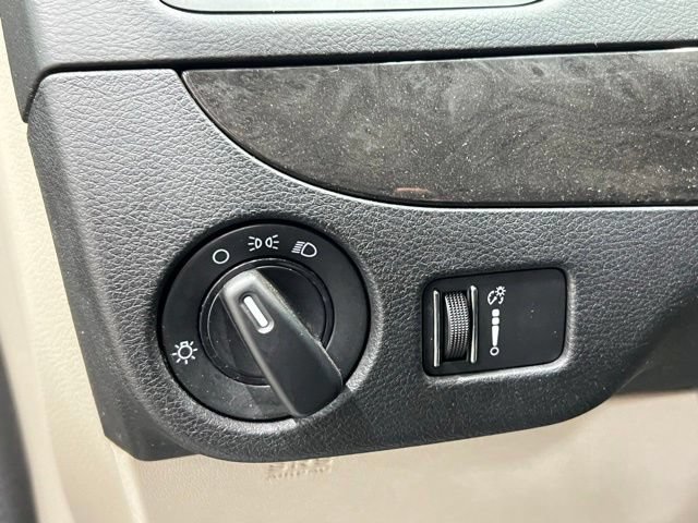 Used 2020 Dodge Grand Caravan SE FWD image 22