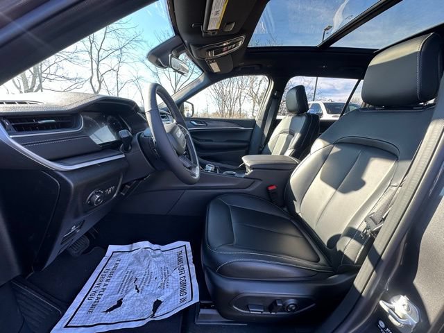 New 2025 Jeep Grand Cherokee L Limited AWD/4WD image 23