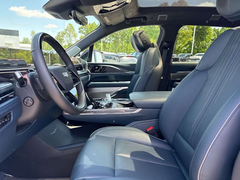 Used 2025 Cadillac Escalade IQ Luxury 2 AWD/4WD image 9