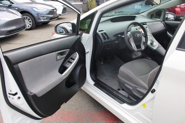 Used 2015 Toyota Prius Prime Plug-In Hybrid image 13