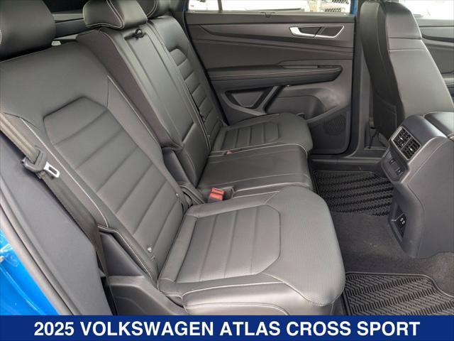 Used 2025 Volkswagen Atlas Cross Sport SEL R-Line AWD/4WD image 18