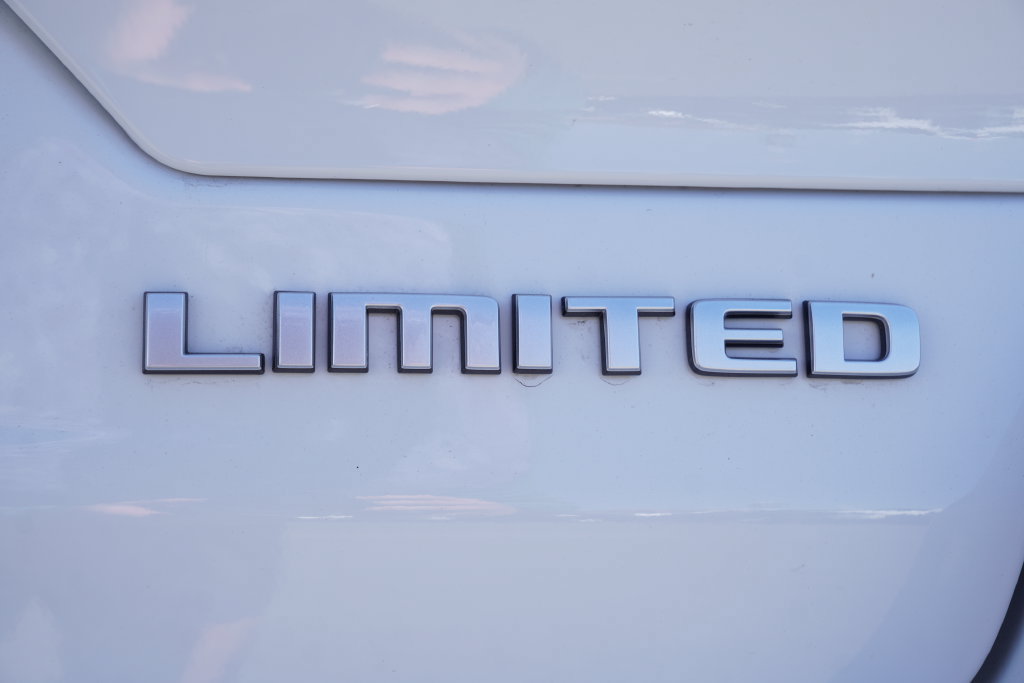 Used 2026 Jeep Grand Cherokee Limited AWD/4WD image 14