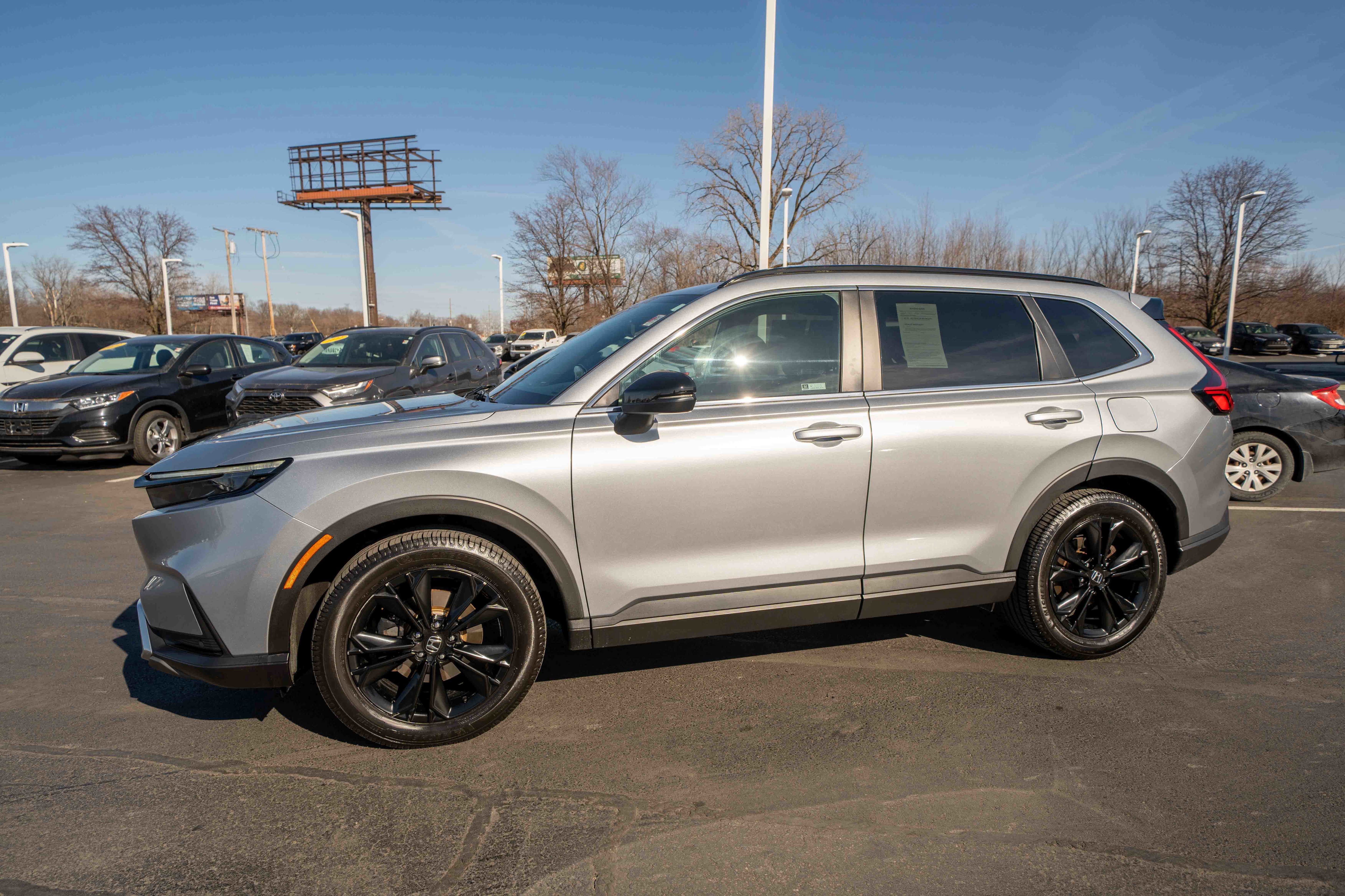 Used 2023 Honda CR-V Sport Touring image 3