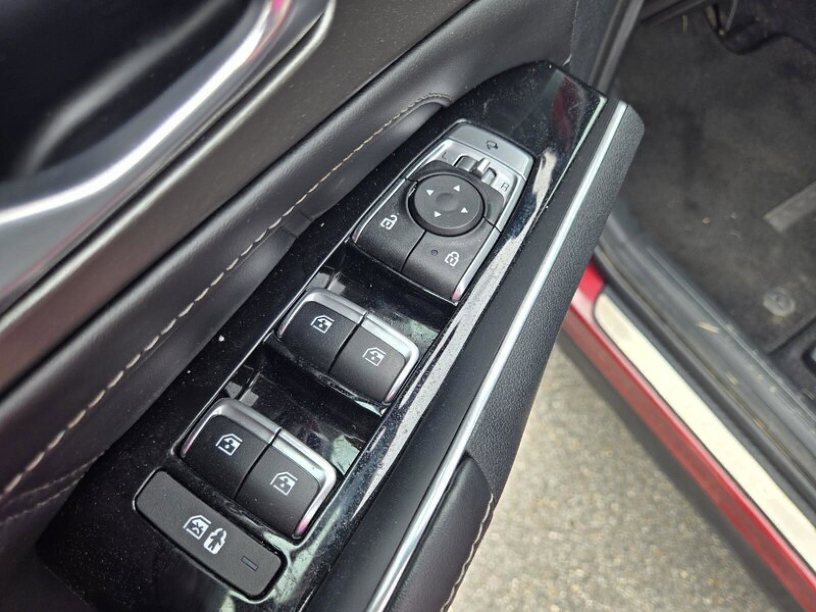 Used 2023 Kia Sorento SX image 25