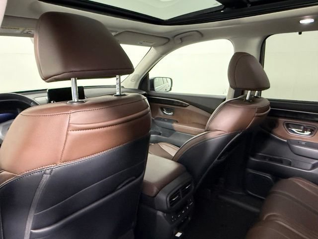 Used 2025 Honda Pilot Elite image 38
